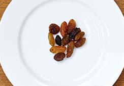 1/2 tablespoon of raisins